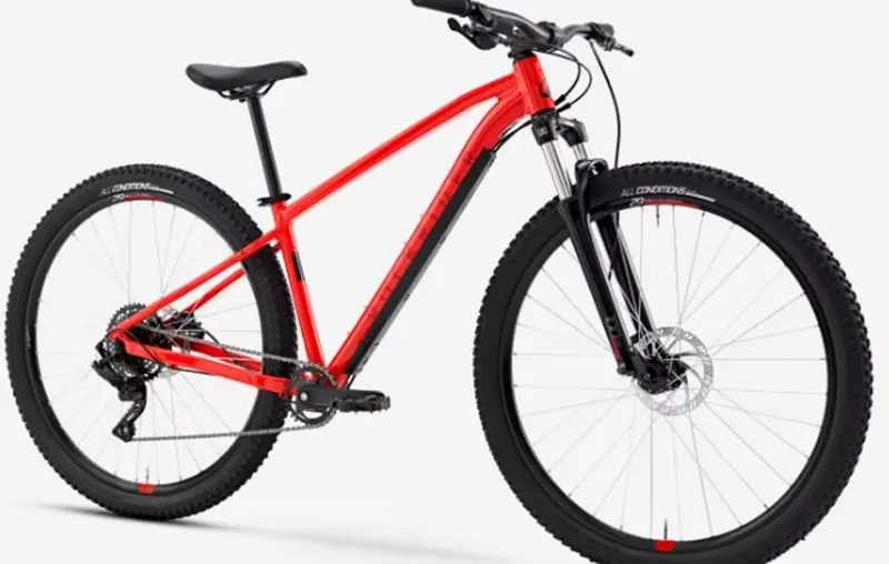 VTT normal rouge vu de profil